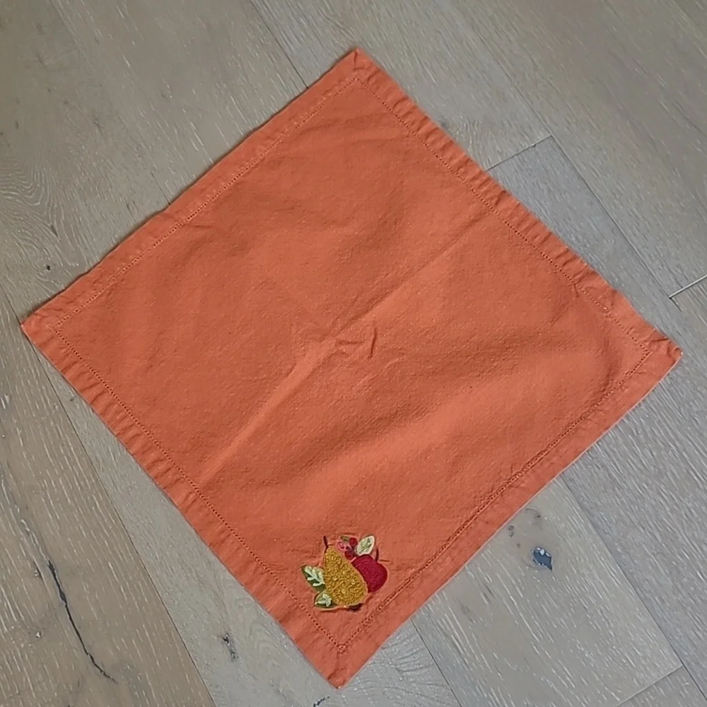 Williams Sonoma Napkins Harvest/Fall/Thanksgiving Embroidered Cloth Set of 4